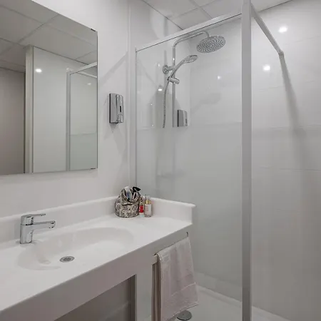 Hotel The Originals City, Relais D'estillac, Agen Sud Estillac